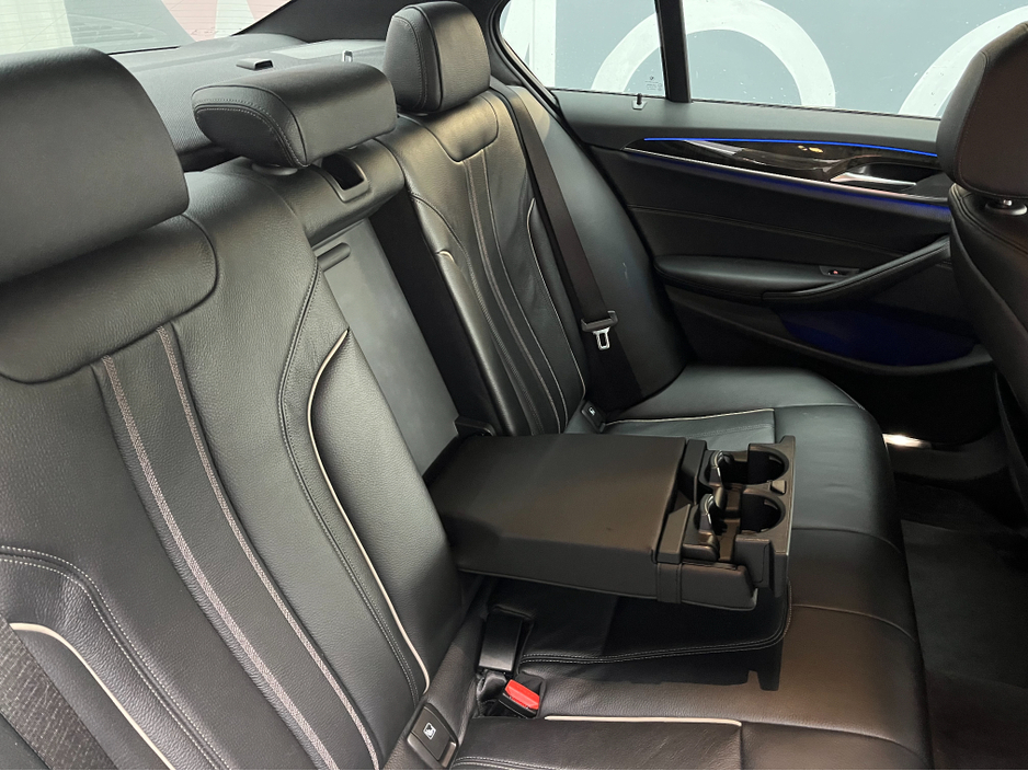 2018 BMW 5 Series - image 14