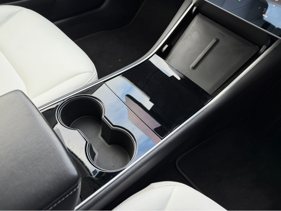 2019 Tesla Model 3 PERFORMACE..WHITE LEATHER..AWD €20,900