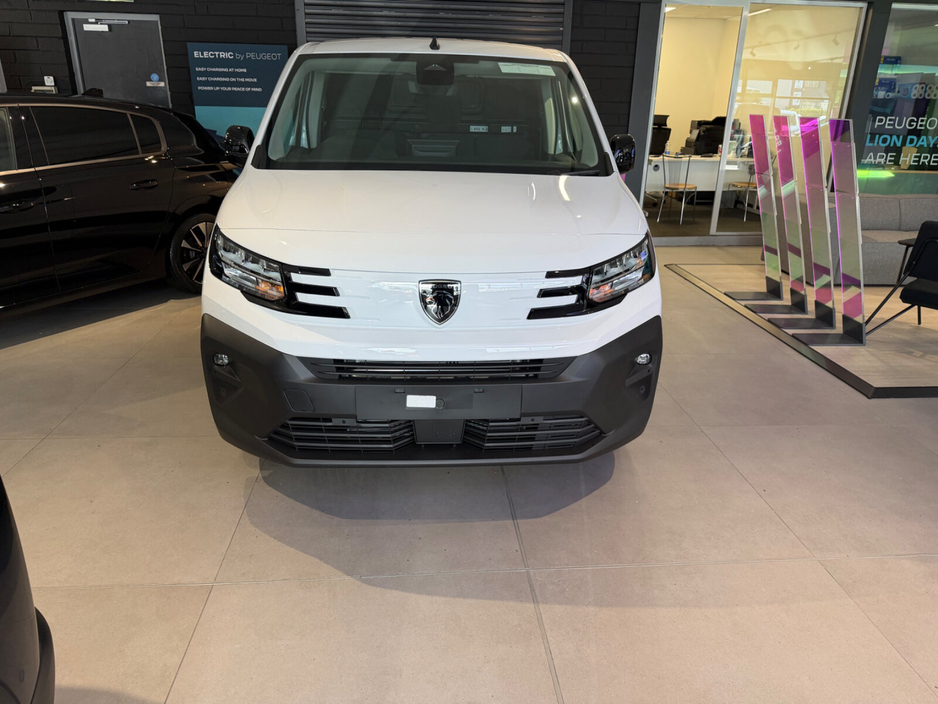 2026 Peugeot Partner - image 7