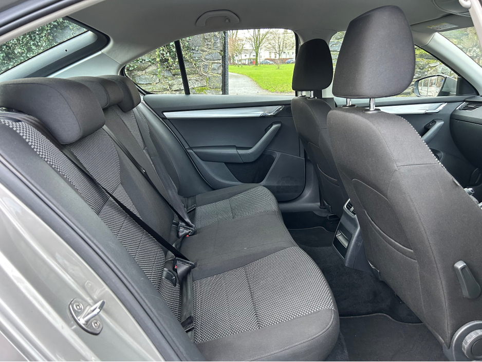 2017 Skoda Octavia AMBITION 1.6 TDI 90HP 4 4DR €10,495