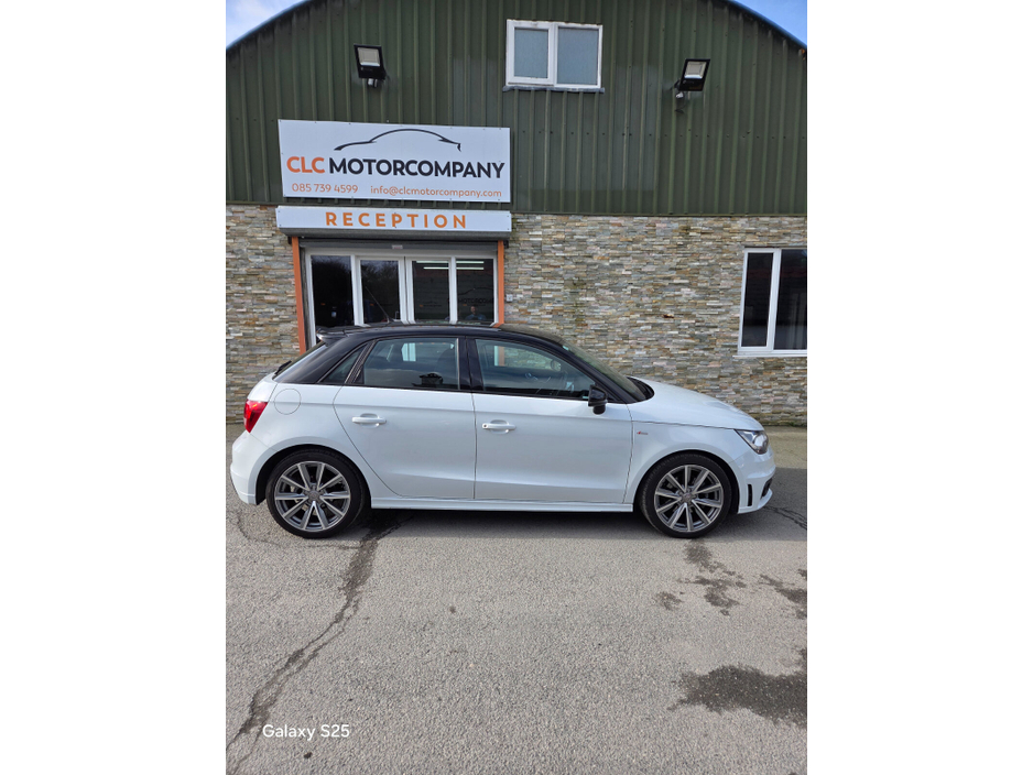 2015 Audi A1 - image 2