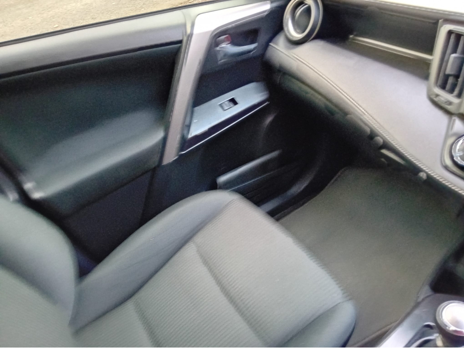 2017 Toyota Rav4 - image 14