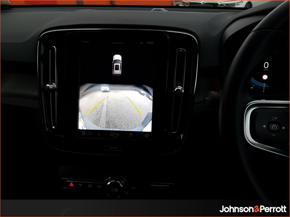 2025 Volvo EX40 82 kWh 252bhp Extended Range Plus €49,900