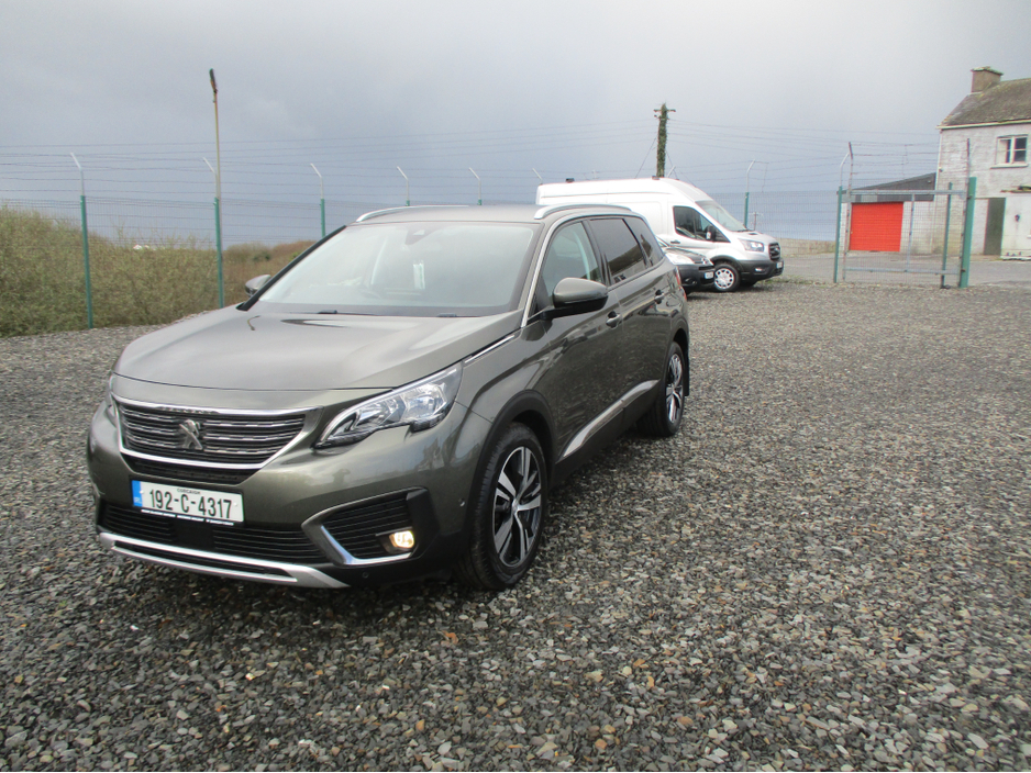 2019 Peugeot 5008 - image 12