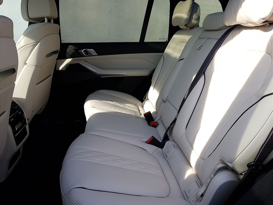 2026 BMW X7 - image 20