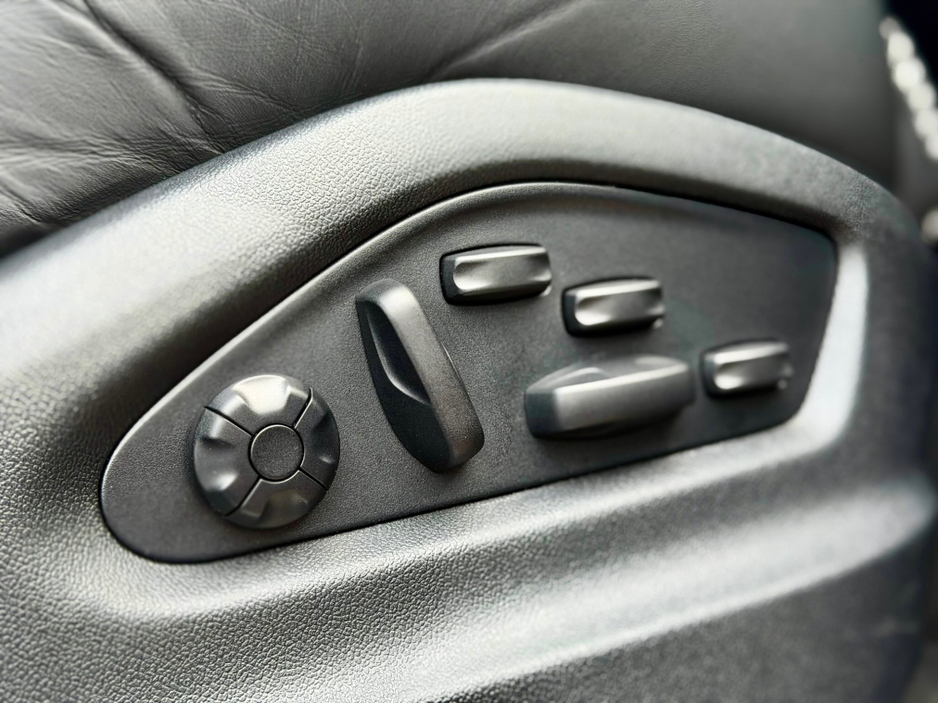 2024 Porsche Cayenne - image 24