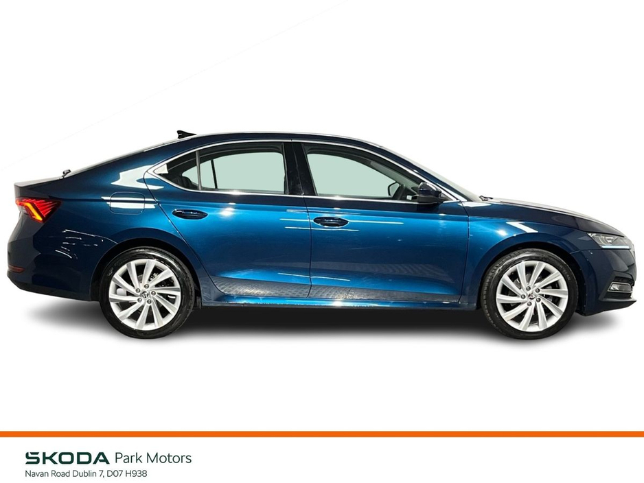 2023 Skoda Octavia - image 6