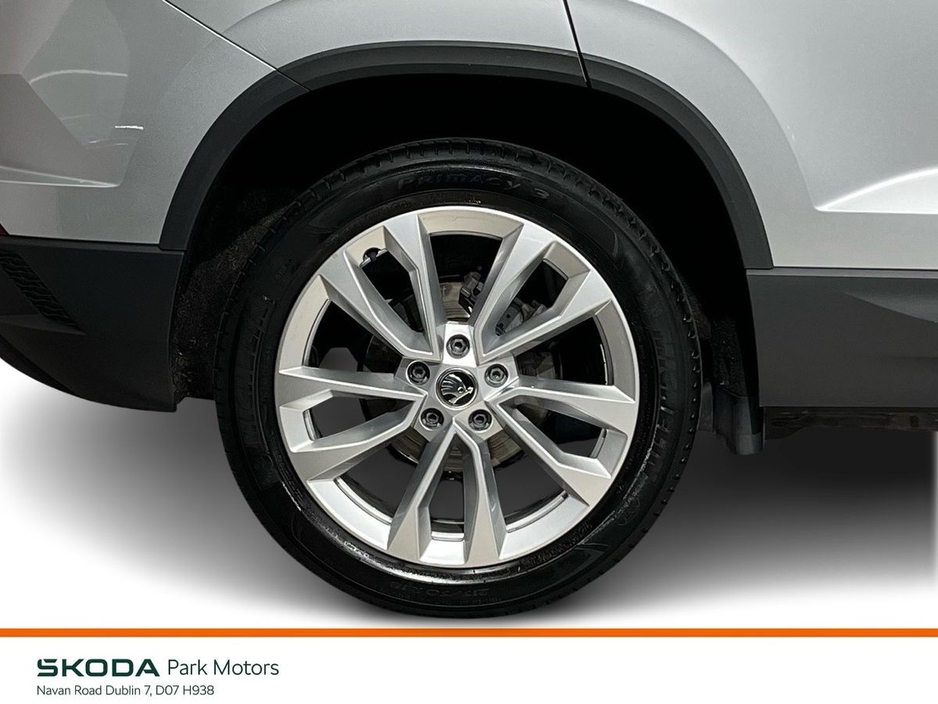 2022 Skoda Karoq - image 9