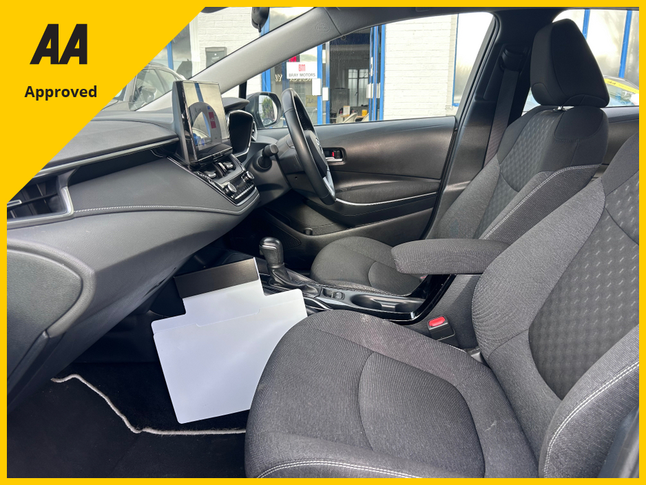 2023 Toyota Corolla - image 5