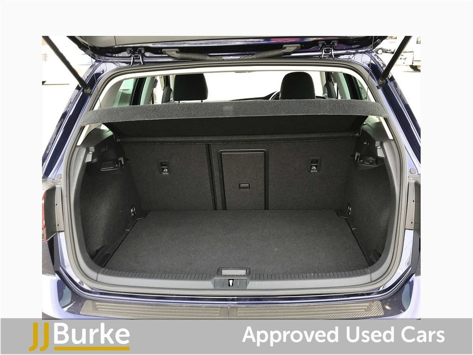 2020 Volkswagen Golf - image 12