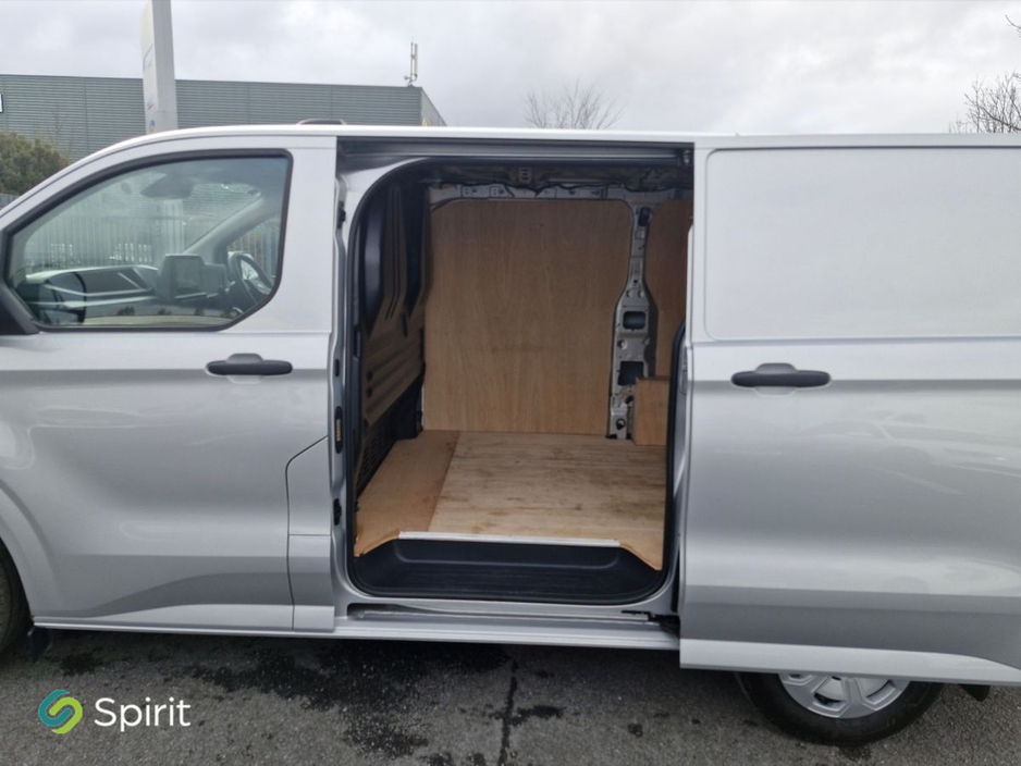 2025 Ford Transit - image 5