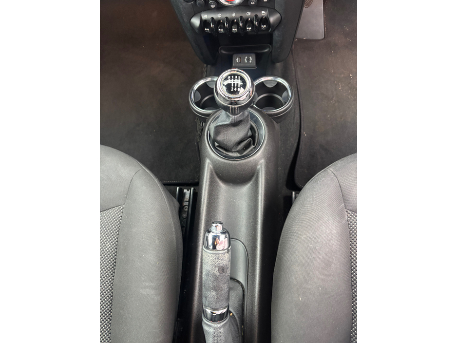 2014 MINI Cooper D SW32 2DR COOPER €6,650