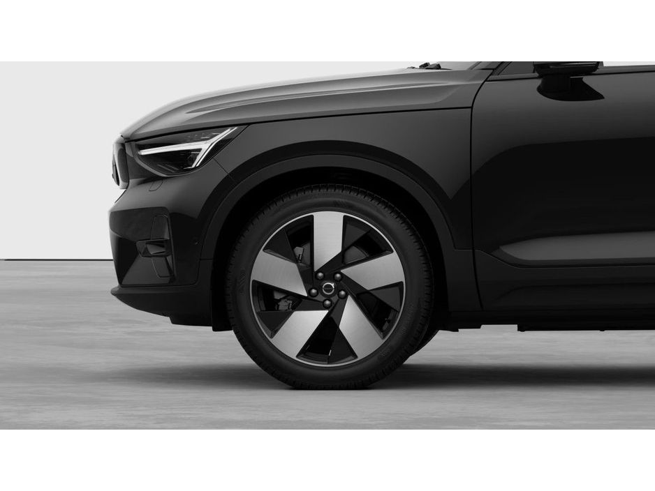 2026 Volvo EX40 - image 7