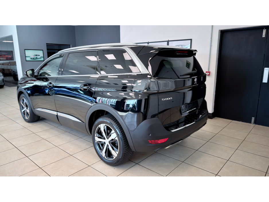 2024 Peugeot 5008 - image 4