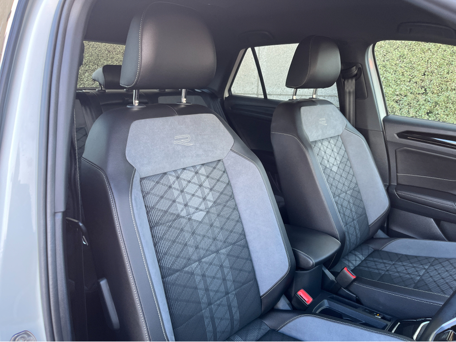 2023 Volkswagen T-Roc - image 12