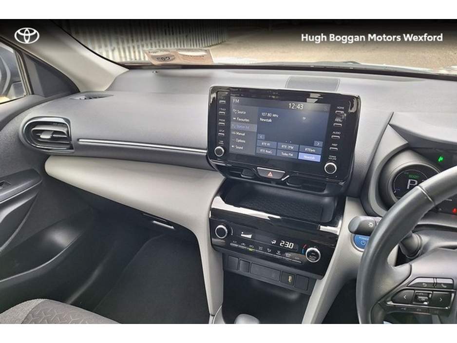 2022 Toyota Yaris Cross - image 12