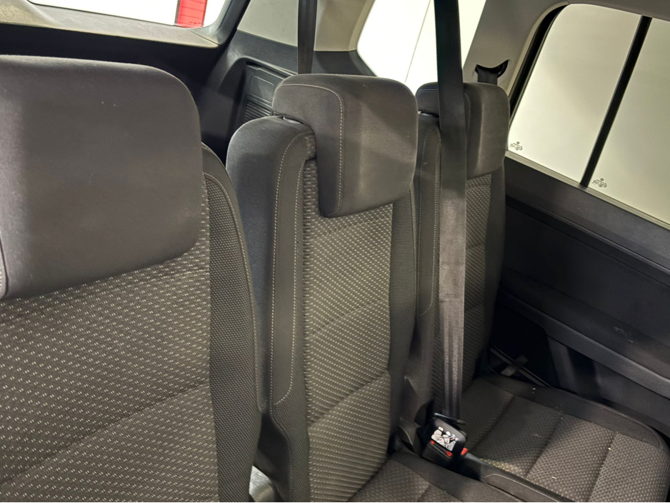 2017 Volkswagen Touran - image 7