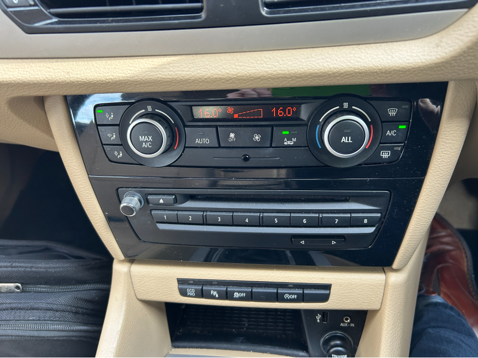 2014 BMW X1 - image 12