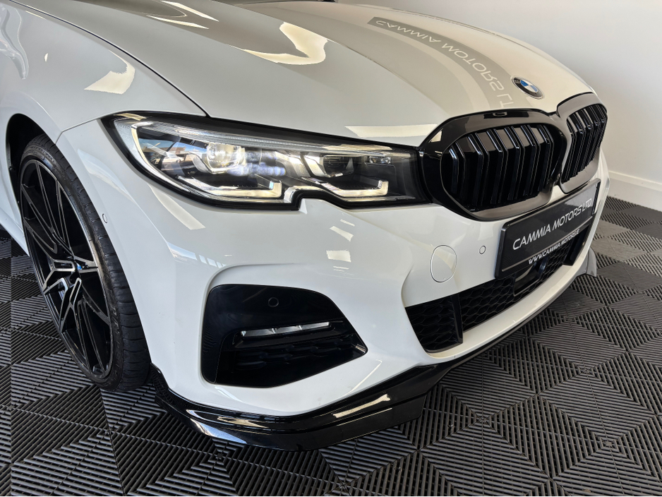 2020 BMW 3 Series - image 6