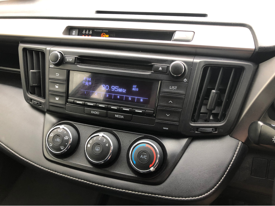 2016 Toyota Rav4 - image 14