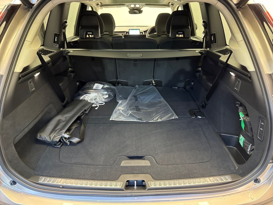 2026 Volvo XC90 T8 PLUS DARK *3.9% APR* €180 PER WEEK ON PCP €96,995