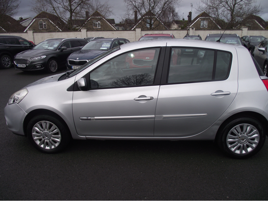 2013 Renault Clio III COLLECTION 1.2 75 5DR €4,950