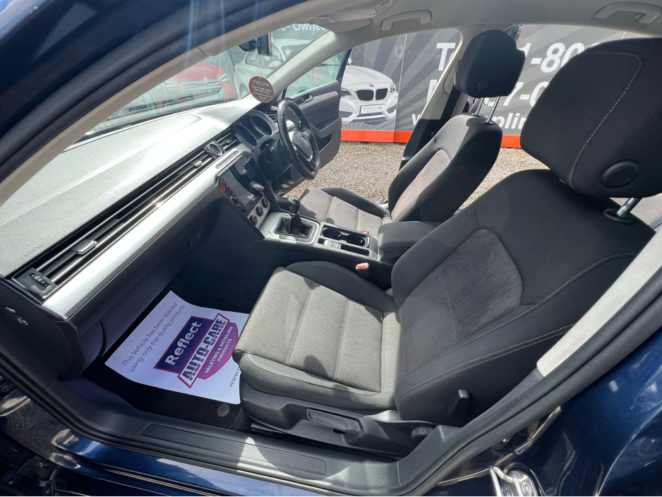 2015 Volkswagen Passat - image 13