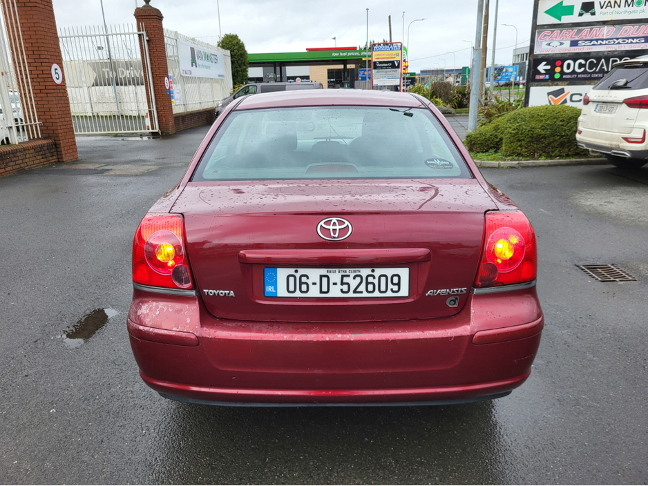 2006 Toyota Avensis - image 4