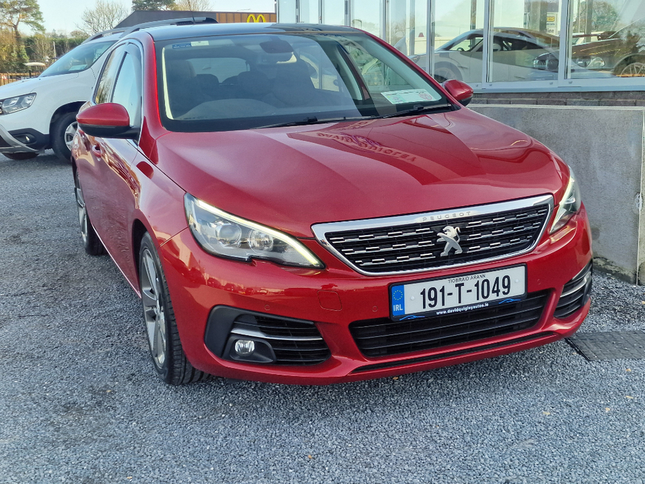 2019 Peugeot 308 - image 2