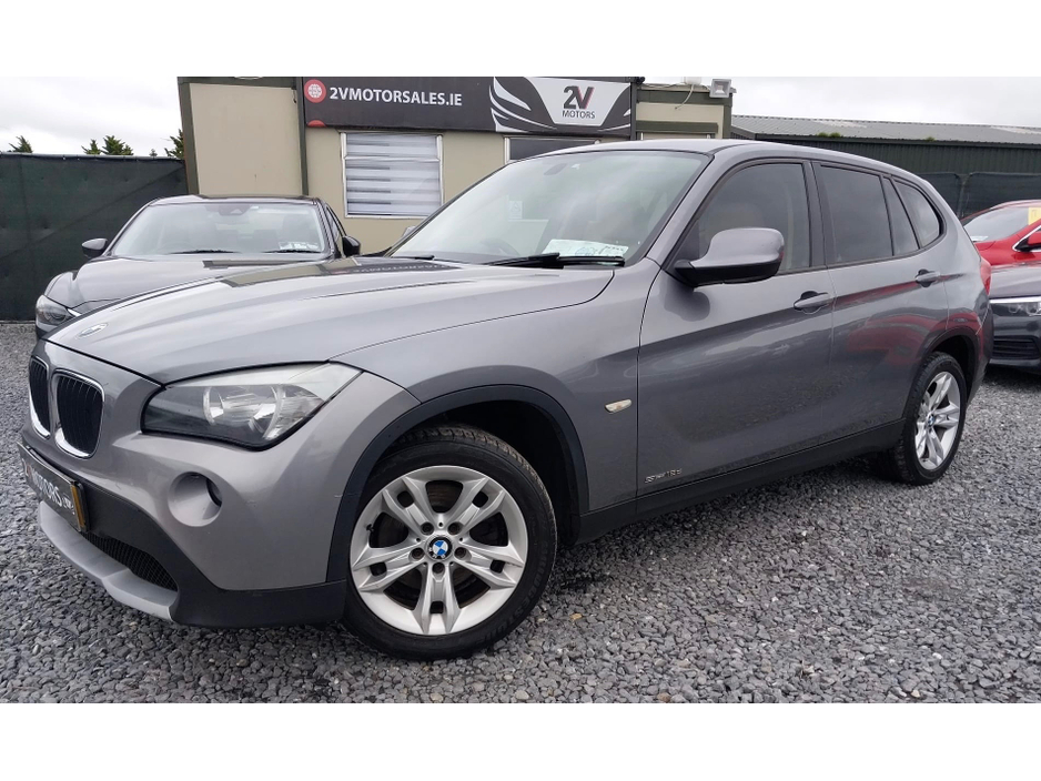 2011 BMW X1 - image 2
