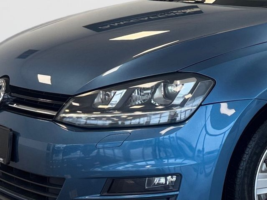 2015 Volkswagen Golf - image 9