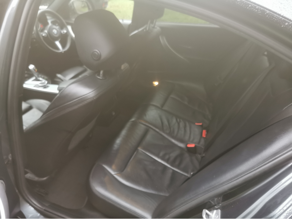 2017 BMW 3 Series - image 16