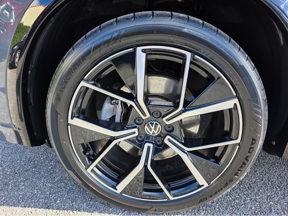 2024 Volkswagen Tiguan - image 25