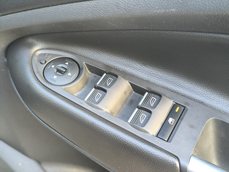 2016 Ford Kuga - image 21