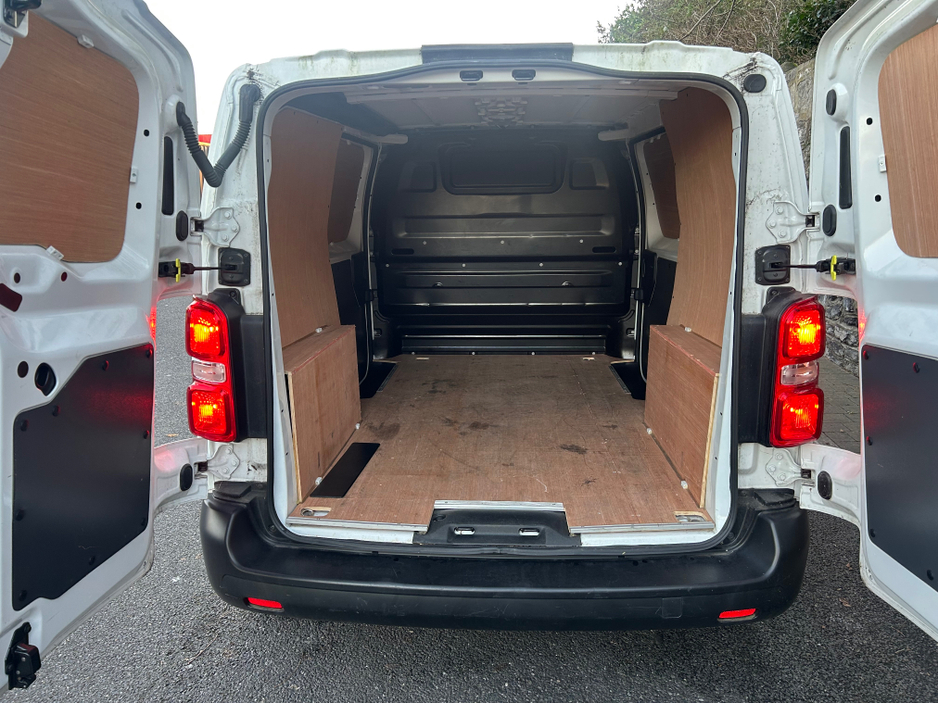 2022 Peugeot Expert EACTIVE STANDARD 100KW 50KWH 4 €14,950