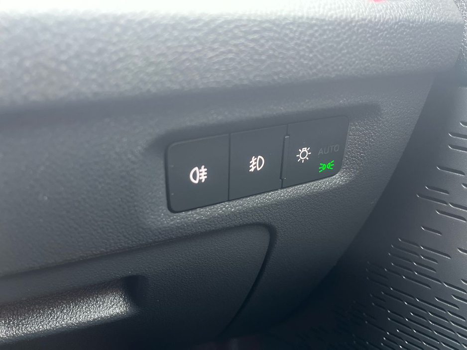 2023 Skoda Octavia - image 21