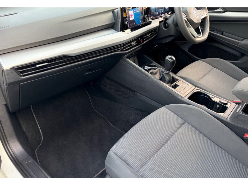 2022 Volkswagen Golf - image 6