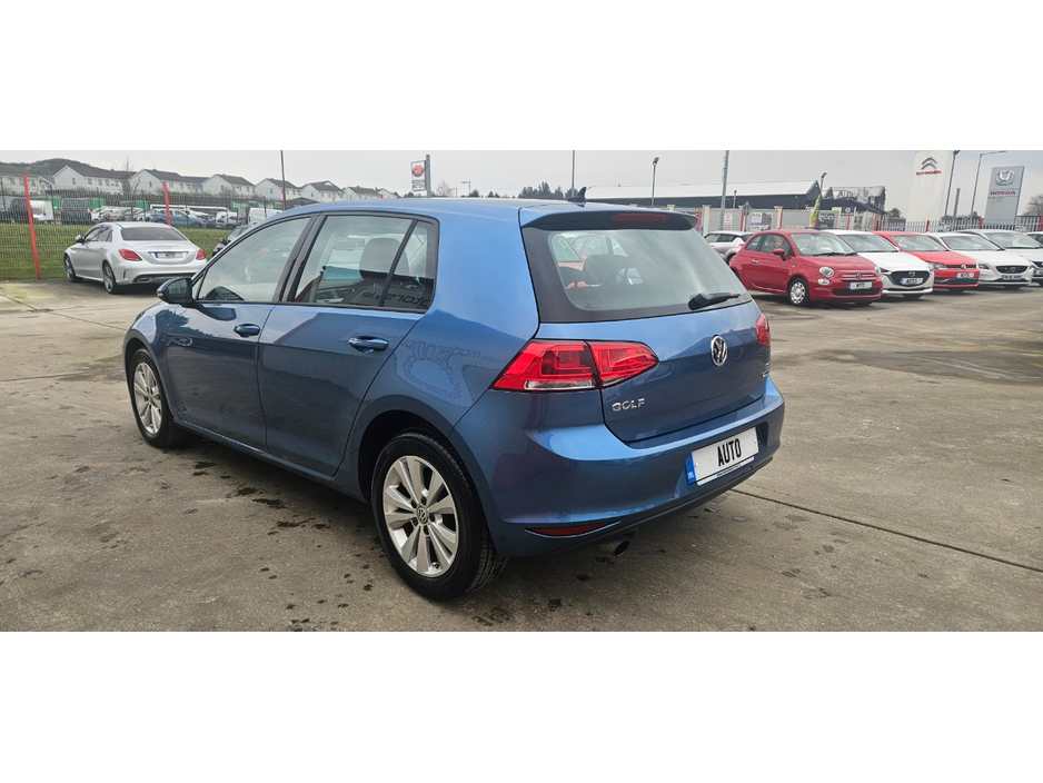 2015 Volkswagen Golf - image 12