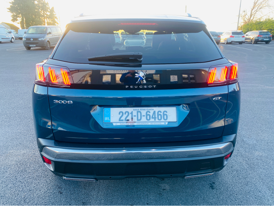 2022 Peugeot 3008 - image 7