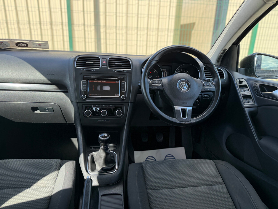 2012 Volkswagen Golf - image 11