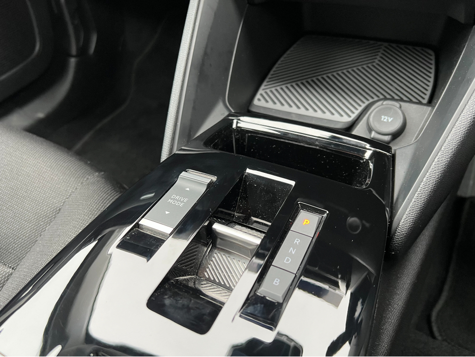 2025 Citroen C4X PLUS 54KWH 156HP MY52 4DR