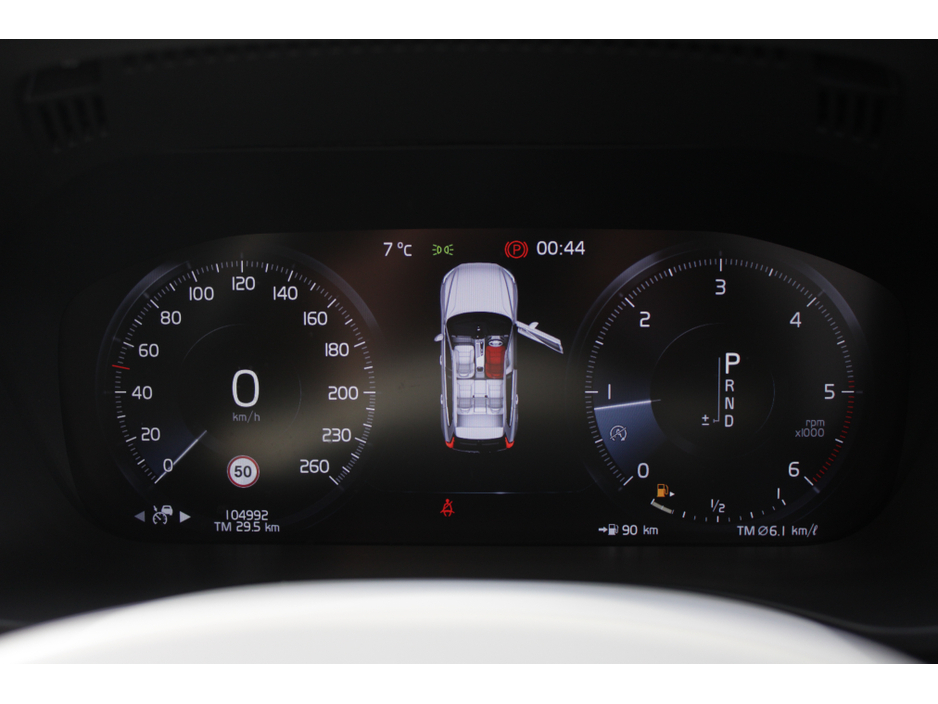 2020 Volvo XC60 - image 12