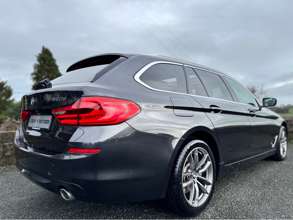 2019 BMW 5 Series 520D TOURING * PANROOF * 3D CAMERA PACK * €24,950