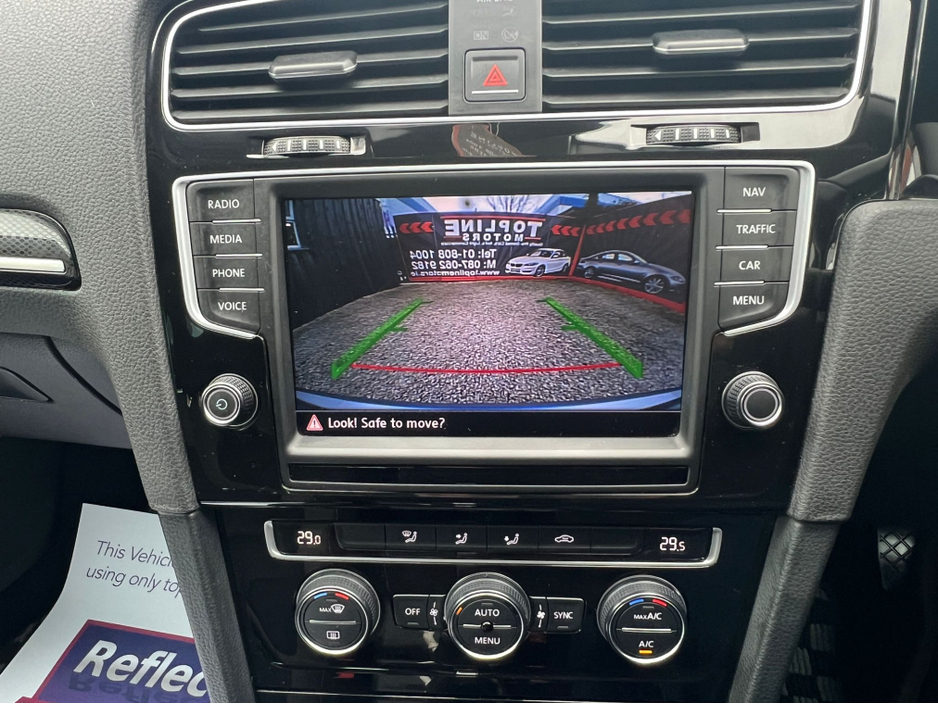 2017 Volkswagen Golf - image 11