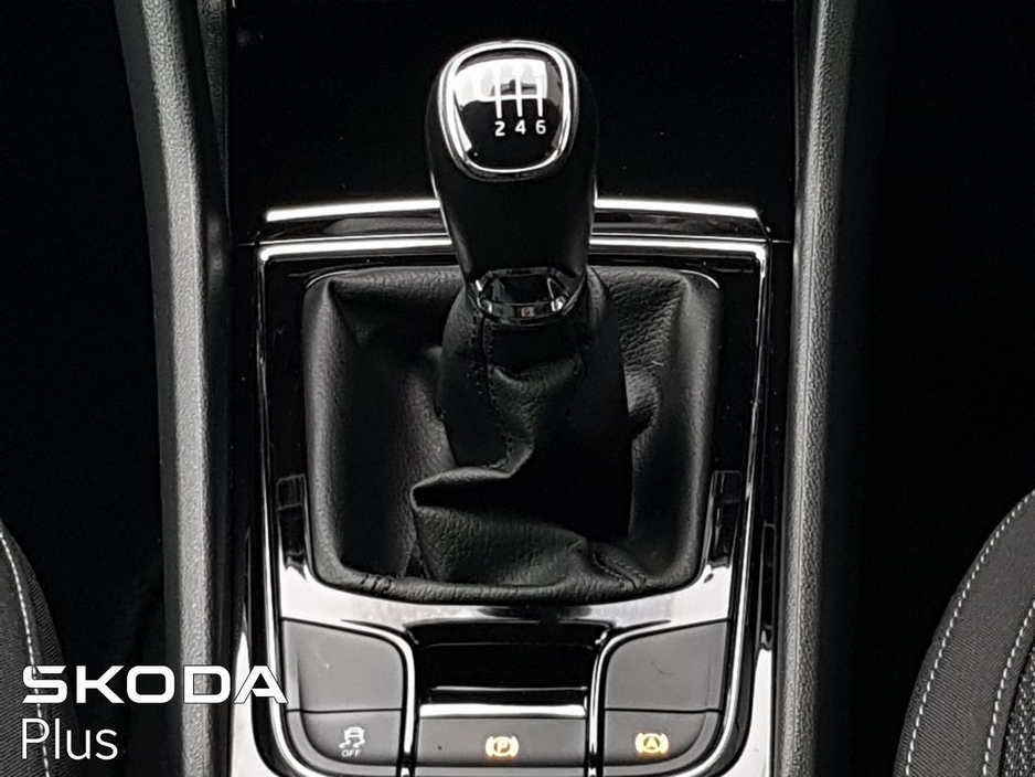 2023 Skoda Karoq - image 11