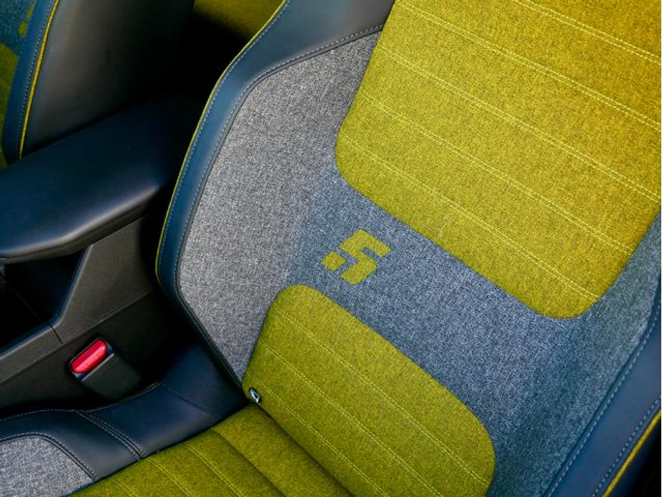 2025 Renault 5 - image 31