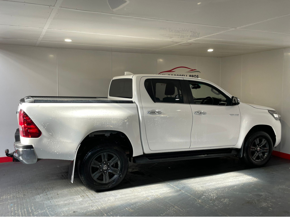 2023 Toyota Hilux - image 10
