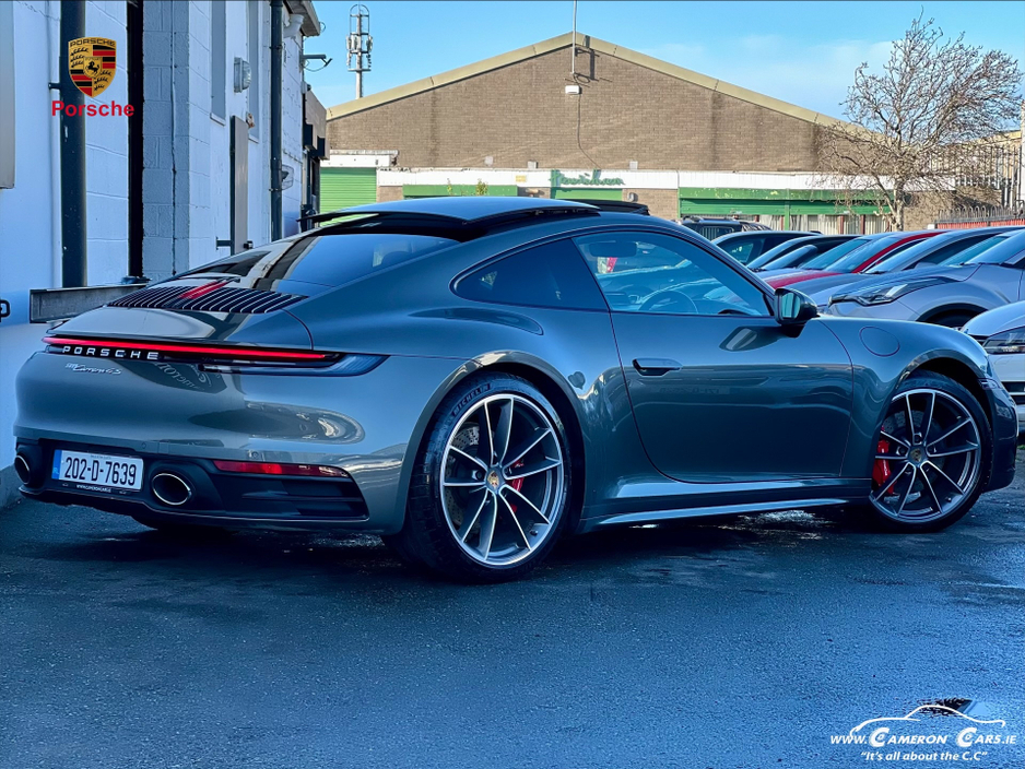 2020 Porsche 911 CARRERA 4SPEED Aventurine Green Metallic €144,950