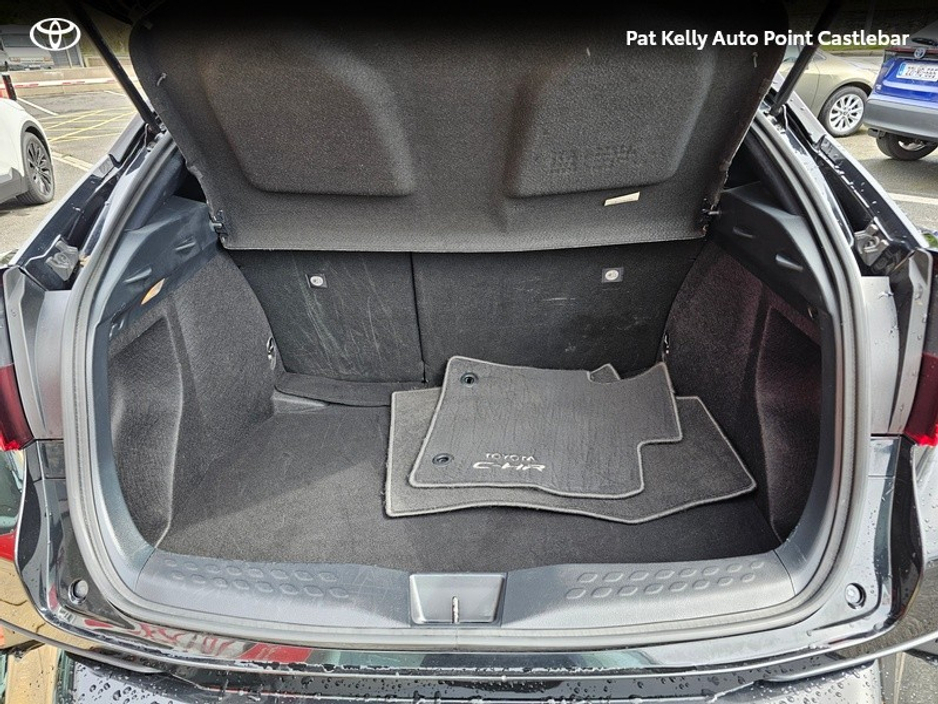 2021 Toyota C-HR - image 10