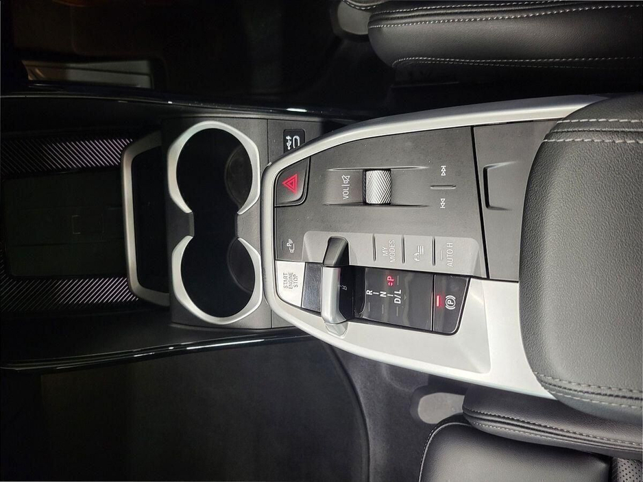 2023 BMW X1 - image 10